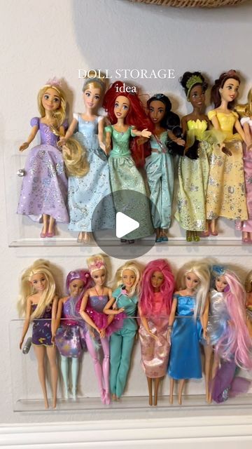 Barbie Shelf Storage, Barbie Wall Storage, Dolls Organization Ideas, Barbie Doll Organization, Barbie Doll Display Ideas, Barbie Storage Ideas Kids Rooms, Barbie Organization Ideas Storage, Barbie Doll Organization Ideas, Barbie Storage Ideas Organizations