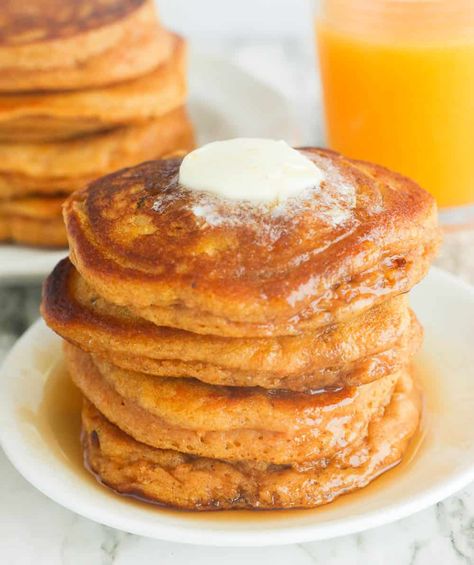 2 Ingredient Sweet Potato Pancakes, Sweet Potato Flour Pancakes, Protein Sweet Potato Pancakes, Sweet Potato Pancakes Vegan, Snooze Sweet Potato Pancakes Recipe, Pumpkin Pancakes Easy, Pumpkin Pancake Recipe, Thanksgiving Breakfast, Sweet Potato Pancakes