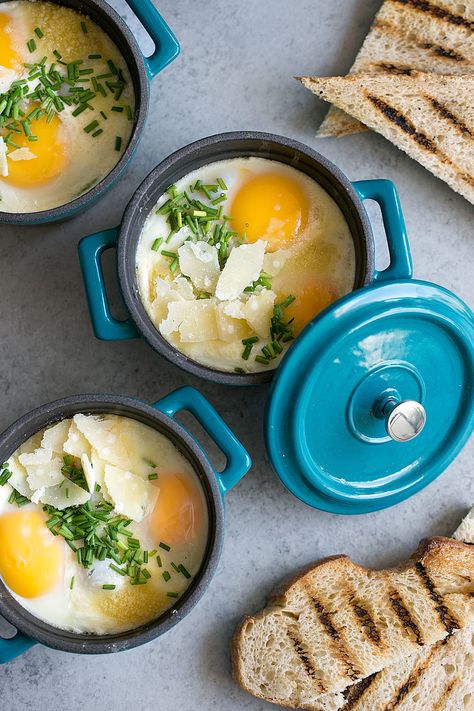 Baked Eggs French, Le Creuset Mini Cocotte Recipes Eggs, Baked Eggs In Ramekins, French Baked Eggs, Eggs In Ramekins, Mini Cocotte Recipe, Cocotte Recipes, Ramekin Recipes, Hygge Recipes