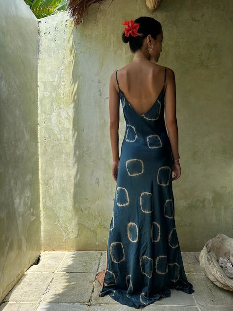 Indigo Luxury Silk Dress, Circle Tiedye, Hand Crafted, Hand-dyed With Plants. - Etsy Sunshine Vibes, Wedding Evening Dress, Dress Bridesmaids, Silk Satin Dress, Satin Dress Long, Deep Winter, Guest Attire, Spring Prints, 4 Dresses