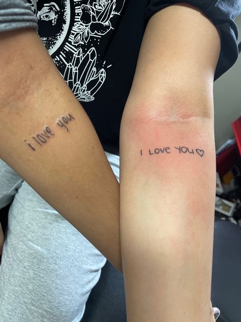 Matching I Love You Tattoos, Lover Matching Tattoos, Matching Tattoos To Get With Your Mom, Matching Tattoos With Your Mom, Cute Tattoos For Sisters, Matching Tattoos Parents And Kids, Subtle Matching Tattoos Couples, Matching Tattoo For Couples, Tattoos For Your Sister