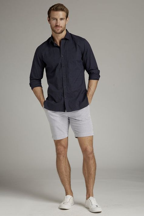 College Guy Outfits Summer, Chino Shorts Mens Outfit, Ducati Motorbike, Dapper Gentleman Style, Polo Shirt Outfits, Mens Shorts Outfits, Mens Summer Outfits, Mens Casual Outfits Summer, Short Pant