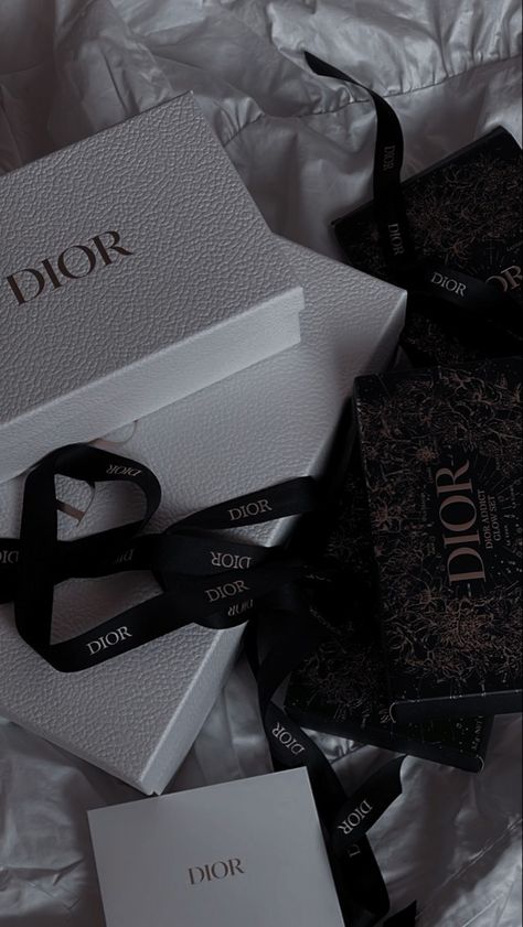 Dark Designer Aesthetic, Designer Astethic, Dior Dark Aesthetic, Luxury Life Aesthetic, Expensive Brands, Girl Apartment Decor, Eye Makeup Images, Dior Aesthetic, Designer Aesthetic