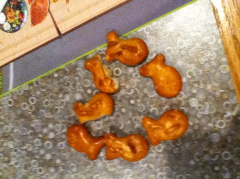 Goldfish pretzel heart <3 Pretzel Goldfish, Goldfish, Fish, Birthday