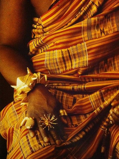 TY, via Flickr Ghanian Culture Aesthetic, East African Aesthetic, African Gold Aesthetic, Nigerian Alte Aesthetic, Ghanaian Culture Photography, Akan Culture, West African Fantasy Aesthetic, Ghana Culture, Ashanti People