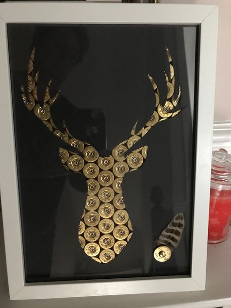 Hunting Crafts For Men, Hunting Bedroom Ideas For Men, Hunting Gift Ideas, Crafts For Men To Make, Hunting Room Design, Duck Hunting Decor, Shell Casings Crafts, Bullet Casing Crafts, Shotgun Shell Crafts