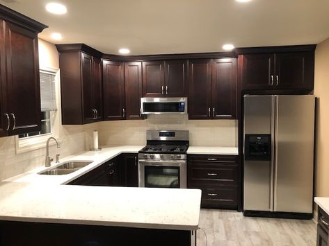 Java Kitchen Cabinets, Kitchen Ideas With Cherry Cabinets, Kitchen Remodel Dark Cabinets, Cherry Wood Kitchen Cabinets, Hardwood Floors In Kitchen, Kitchen Dinning Room, Kitchen Redesign, Dark Kitchen Cabinets, Dream Kitchens Design