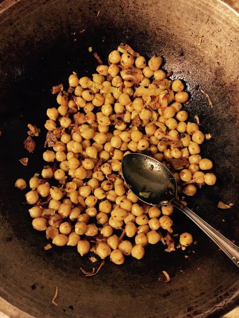 Chick pea snaks #lazyveganreciept #veganreciept #chickpea  #breakfirst #srilankanfood :by #osawelly Chickpeas Aesthetic, Sri Lankan Recipes, Chick Pea, Black Eyed Peas, Chickpeas, Vegan Food, Peas, Vegan Recipes, Vegan Foods