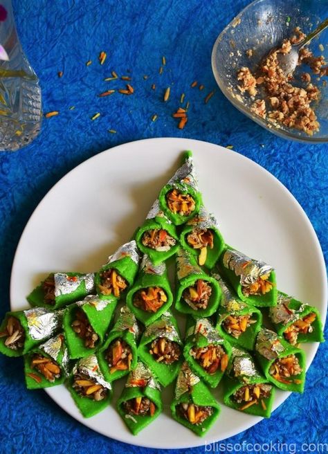 Kaju Paan - A Cashew sweet made like a betel leaf - Bliss of Cooking Indian Deserts, Diwali Mithai, Holi Recipes, Diwali Sweets Recipe, Xmas Cakes, Coconut Decoration, Betel Leaf, Mithai Boxes, Sweet Savory Recipes