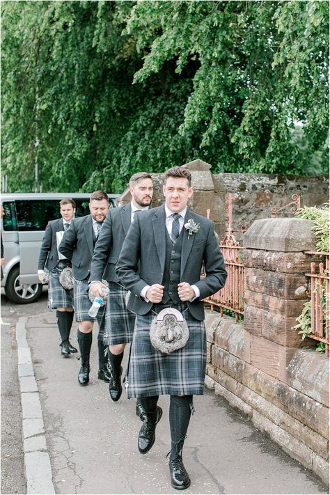 Scottish Wedding Themes, Kilt Wedding, Irish Kilt, Scotland Men, Tartan Wedding, Wedding Ides, Glasgow Wedding, Wedding Photography Checklist, Groomsmen Outfits