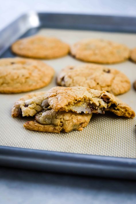 Mochi Cookies Mochi Chocolate Chip Cookies, Mochi Cookie Recipe, Mochi Desserts, Mochi Cookies, Mochi Donuts Recipe, My Mochi, Mochiko Flour, Butter Mochi, Mochi Recipe