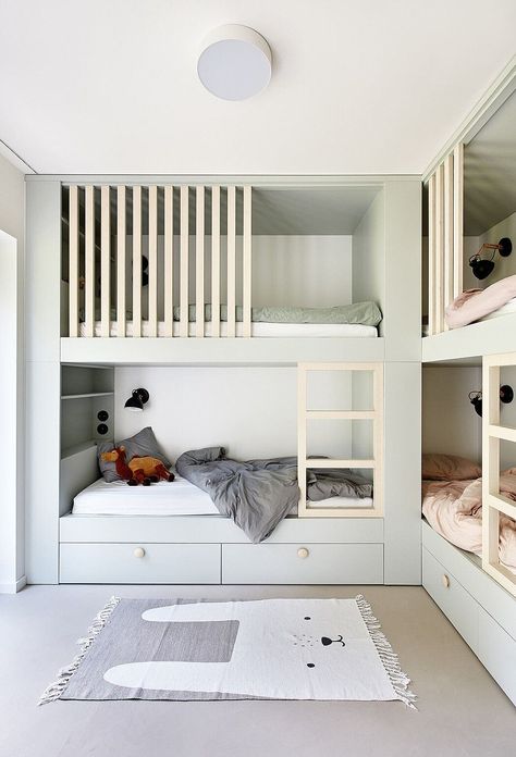 Weekend Apartment in the Jizera Mountains by Markéta Bromová Architekti www.fiori.com.au #childrensrooms #kidsrooms #childrensroomideas #kidsroomideas #designingachildrensroom #childrensroomdesign #childrensroomrenovation #childrensroomdesignideas #modernchildrensroomdesign #childrensroomrenovationideas #childrensroomrenovationideasSydney #childrensroomrenovationideasAustralia #childrensroomdesigntrends #childrensroomideas #childrensroomdesignlayout Built In Couch, Design Ložnic, Built In Sofa, Bunk Beds Built In, Fireplace Tile Surround, Built In Bunks, Comfortable Couch, Bunk Room, Small Hallways