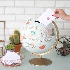 15 Classy Ways to Ask for Money for Your Honeymoon Fund | Brit + Co Honeymoon Fund Shower, Honeymoon Jar, Honeymoon Fund Jar, Globe Crafts, Wedding Gift Money, Honeymoon Fund, Money Jars, Diy Presents, Brunch Wedding