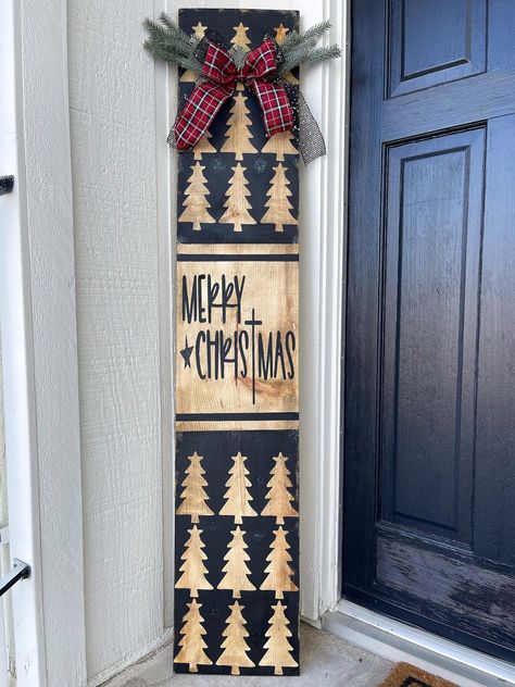 Welcome Sign Front Door With Planter, Front Door Leaning Sign, Christmas Wood Plank Signs, Tall Wood Signs Front Doors, Double Sided Welcome Porch Sign, Country Front Porch Christmas Decor, Winter Porch Leaner Sign, Homemade Wooden Signs, Christmas Outdoor Signs Porch Ideas