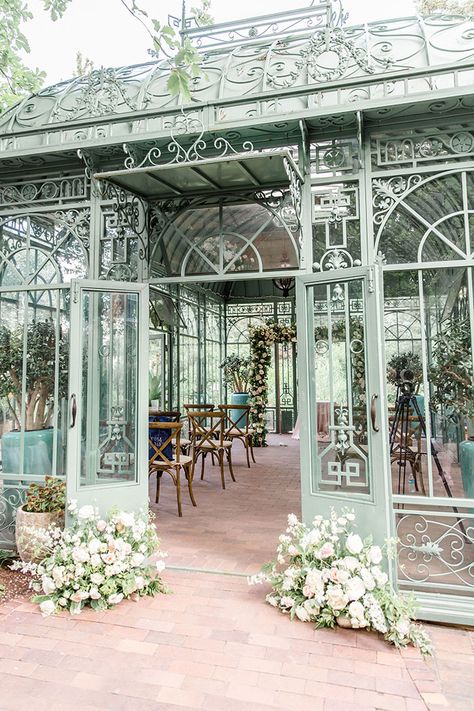 Greenhouse Wedding Ideas, Wildflower Theme, Wedding In Colorado, Events Place, Denver Botanic Gardens, A Secret Garden, Secret Garden Wedding, Botanical Gardens Wedding, Zinnia Flowers