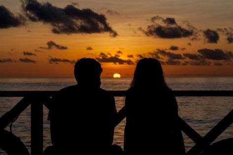 Couple On Beach, Night Club Aesthetic, Get Smart, I Love Rain, Couple Silhouette, Couples Counseling, Couples Vibe, Couple Dancing, Paradise On Earth