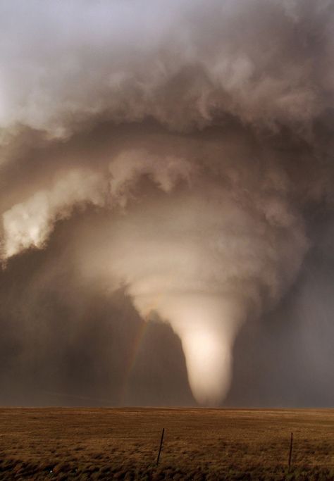 Tornado, Fall River County, South Dakota. Photo via kathy Weather Storm, Storm Chasing, Wild Weather, Alam Yang Indah, Sky And Clouds, Natural Phenomena, Science And Nature, Tornado, Amazing Nature