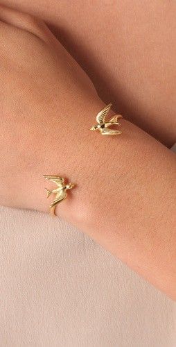 Doves Swallows, Cute Jewelry, Lehenga, Beautiful Jewelry, My Jewellery, Piercings, Jewelry Box, Gold Jewelry, Gold Bracelet