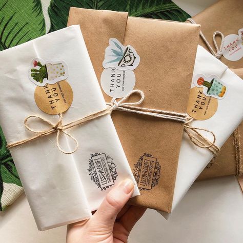 Etsy Packaging, Cute Envelopes, Packaging Ideas Business, Pen Pal Letters, Handmade Packaging, Craft Packaging, Small Business Packaging, Creative Gift Wrapping, Pen Pal