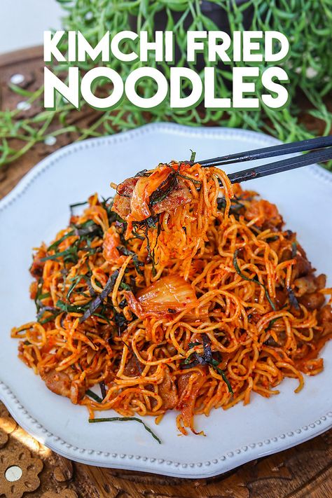 The BEST Kimchi Fried Noodles Recipe & Video - Seonkyoung Longest Traditional Kimchi Recipe, Vegan Kimchi Recipe, Kim Chee, Starchy Sides, Kimchi Noodles, Fried Noodles Recipe, Chinese Beef, Vegan Kimchi, Seonkyoung Longest