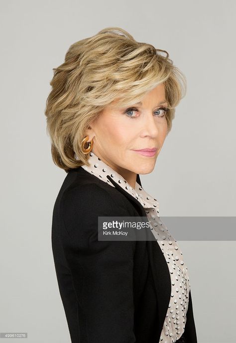 Short Layered Haircuts For Curly Hair, Jane Fonda Hairstyles, Mom Hairstyles, Hair With Layers, Short Layered Haircuts, Short Hair Over 60, Jane Fonda, Penteado Cabelo Curto, November 13