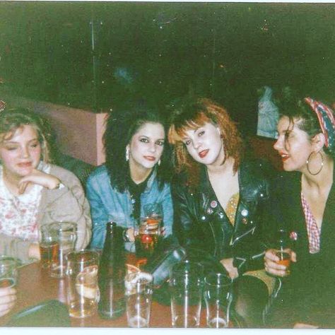 1980's UK alt scene. Under age drinking in a night club. 90s Club Scene, 1980s Nightclub, 80s Club Aesthetic, 90s Club Aesthetic, 80s Club Fashion, 90s Club Fashion, 80s Nightlife, Moth Club, Late 90s Aesthetic