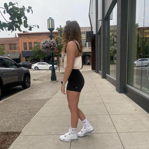 Jordan 4 Girly Outfit, White Jordans Outfit Women, Fits With Jordan 4 Oreos, Jordan 4s Oreo Outfit Women, Jordan 4 Outfit Women Shorts, Air Jordan 4 Oreo Outfit, White Oreos Jordan 4, Jordans Retro 4 Women, White Cement Jordan 4 Outfit