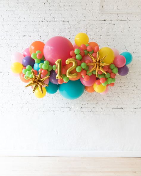 Outdoor Kids Birthday Decor — Paris312 Gold Number Balloons, Birthday Decorations Kids, Outdoor Birthday, Fiesta Theme, Giant Balloons, Balloon Flowers, Balloon Columns, Number Balloons, Wedding Balloons