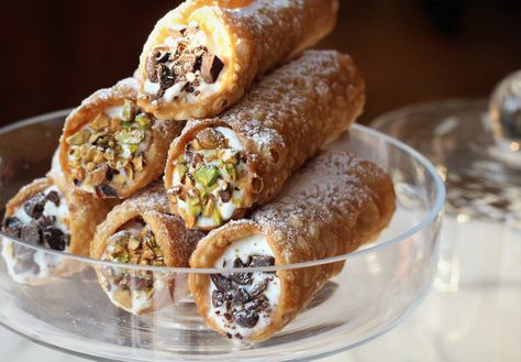 Sicilian Cannoli with Ricotta Filling Sicilian Cannoli, Italian Cannoli, Cannoli Shells, Vegan Italian Recipes, Ricotta Filling, Brandy Snaps, Cannoli Recipe, Italian Recipes Dessert, Vegan Italian