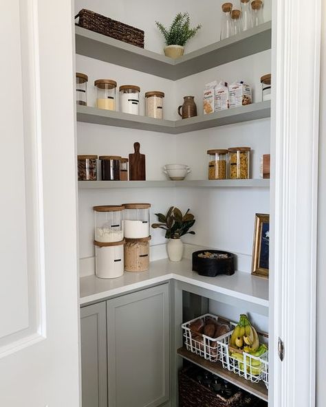 Charlotte | Cha Loves Cafe on Instagram: "Builder grade to HOME Part 2! Pantry Makeover ✨  What do you think made the biggest difference? For me was removing the ugly wire shelves and building custom cabinets 🤩 I had the color matched to the kitchen cabinets & added the same quartz countertops which made it even better in my opinion!  #pantry #pantrymakeover #pantryorganization #pantrydesign #diy #diyprojects" Corner Pantry Ideas, Full Pantry, Corner Kitchen Pantry, Dark Wood Shelves, Wooden Pantry, White Pantry, Laundry Bedroom, Butcher Block Kitchen, Corner Pantry