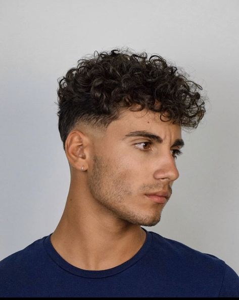 Mens Long Permed Hair, Low Fade Curly Hair, Perm Hair Men, Long Curly Hair Men, Mens Hairstyles Curly, Men's Curly Hairstyles, Haircut Selfie, Photo Hijab, Curly Hair Fade