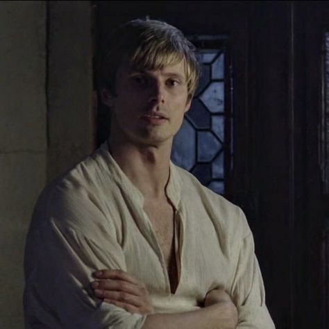 Hunters In The Snow, Colin Bradley, Rei Arthur, Merlin Series, Merlin Fandom, Merlin Cast, Bbc Merlin, Merlin And Arthur, Arthur Pendragon