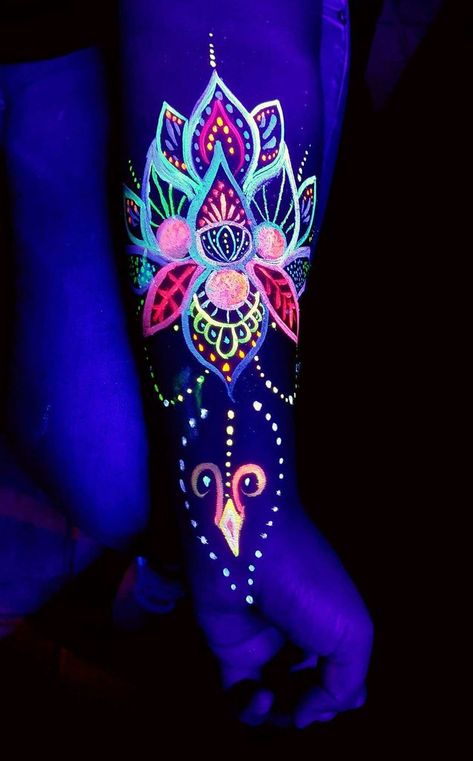 UV neon ink tattoo ideas Jewerly Tattoo, Neon Face Paint, Black Light Tattoo, Neon Tattoo, Uv Paint, Uv Tattoo, Glow Paint, Light Tattoo, Strength Tattoo