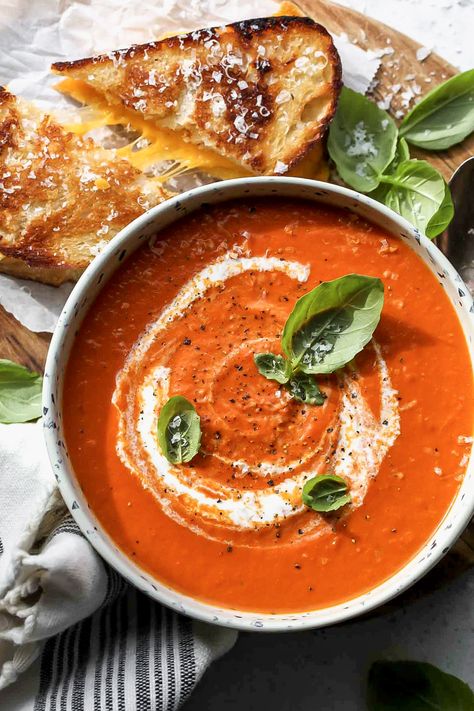 Easy Tomato and Red Pepper Soup - Dishing Out Health Quick Tomato Soup, Dishing Out Health, Tomatoes Roasted, Italian Wedding Soup Recipe, Quick Soup Recipes, Parmesan Soup, Tomato Tortellini Soup, Tomato Soup Easy, Roasted Red Pepper Soup