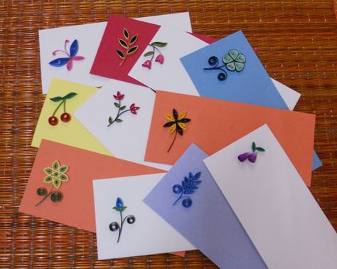 Quilling on envelopes Quilling On Envelopes, Quilling Envelopes Design, Quiling Envelope Design, Quilling Wedding Invitation, Quilling Envelopes, Quilled Wedding Invitations, Quill Birthday Cards, Quiling Paper Greeting Card, Quilling Flower Designs