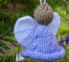 Knitted Angels Christmas Ornament, Knitted Christmas Angels Free Pattern, Knitted Bells Pattern, Knitted Angels Free Pattern, Knitted Angels, Wings Crochet, Christmas Toy Knitting Patterns, Halloween Knitting Patterns, Knitted Bunting