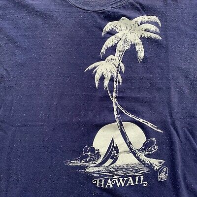 VINTAGE 70S POLY TEES HAWAII SOUVENIR T-SHIRT SZ S SURFER SURFING CALIFORNIA 80s - $64.95 | PicClick 80s Graphic Tees Vintage, Vintage Surf Tee, Hawaii Drawing, Location Graphic, Sailing Logo, Surf Tee Shirt, Cool Tshirt Designs, Surfing California, Sailboat Racing