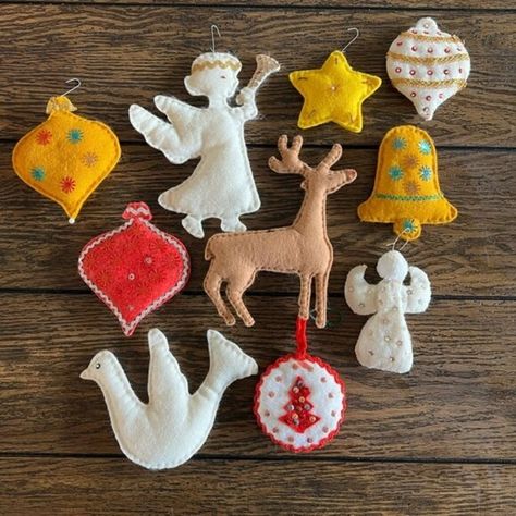 Vintage Christmas Felt Sequin Ornaments Hand Made Hand Sewn 4-6” Lot 1992 Easy Felt Ornaments, Sequin Ornaments, Christmas Felt, Diy Holiday Decor, Handmade Christmas Ornaments, Craft Time, Felt Ornaments, Handmade Christmas, Hand Sewn