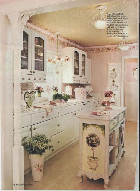 Vintage Shabby Chic Kitchen Decoration. Camera Shabby Chic, Shabby Chic Kitchens, Cocina Shabby Chic, Muebles Shabby Chic, Shabby Chic Dressers, Chic Kitchen Decor, Shabby Chic Kitchen Decor, Decoration Shabby, Shabby Chic Room