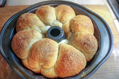 Pizza Bubble Cake | Just A Pinch Recipes Pizza Bundt Cake, Bundt Pan Pizza, Tube Pan, Bubble Cake, Blue Ribbon Recipes, Pizza Appetizers, Just A Pinch Recipes, Pizza Ingredients, Pizza Bites