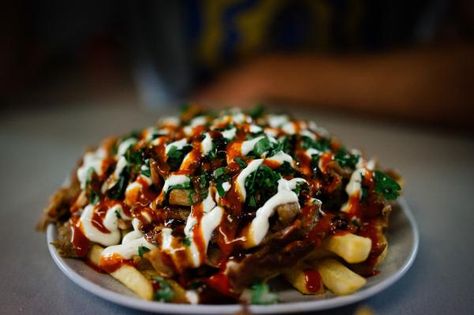 How to Make Halal Snack Pack at Home #food #recipe #halal #foodie Halal Snack Pack, Kebab Takeaway, Takeaway Shop, Kebab Meat, Halal Snacks, Food Near Me, Takeaway Food, Doner Kebab, Snack Pack