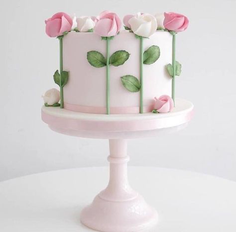 Birthday 55104_n | Pat Reno | Flickr Tårta Design, Gateaux Cake, Rose Cake, Gorgeous Cakes, Floral Cake, Occasion Cakes, Fancy Cakes, Cake Decorating Tips, Food Cakes