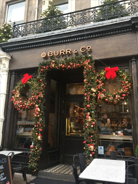 Christmas Decor For Coffee Shop, Christmas Decorations Coffee Shop, Christmas Decor Ideas Coffee Shop, Christmas Decor Coffee Shop, Christmas Pub Decorations, Christmas Coffee Shop Decorations, Pub Christmas Decorations, Cafe Christmas Decor, Christmas Decor Ideas Restaurant