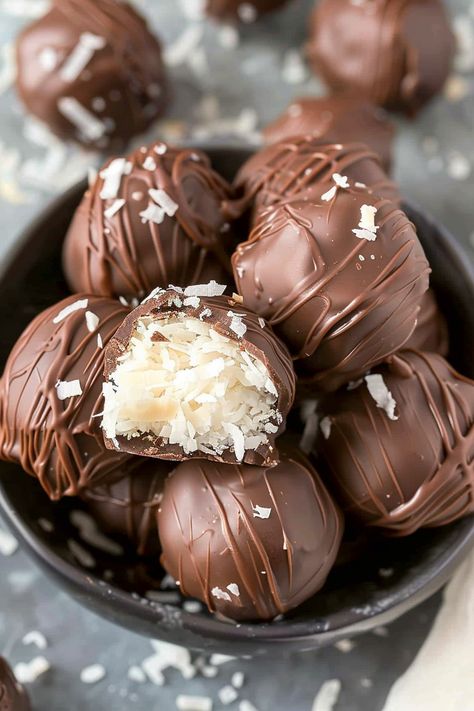 No Bake Coconut Snowballs, Moose Balls Recipe, 3 Ingredient Coconut Balls, No Bake Booze Balls, Coconut Treats Easy, Coconut Truffles Recipe, Coconut Chocolate Balls Recipe, No Bake Coconut Cream Balls, Coconut Cookies Recipes Easy