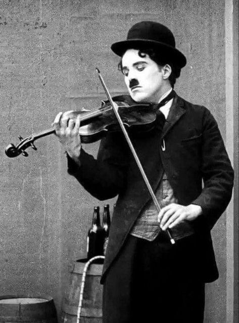 Charles Spencer Chaplin, Left Handed People, Charles Spencer, Charles Chaplin, Charlie Chaplin, Left Handed, Violin, To Play, Persona