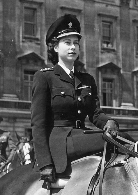 Ratu Elizabeth, Princesa Margaret, Elizabeth Queen, Princesa Elizabeth, Young Queen Elizabeth, Grenadier Guards, Rainha Elizabeth Ii, Reine Elizabeth Ii, Reine Elizabeth