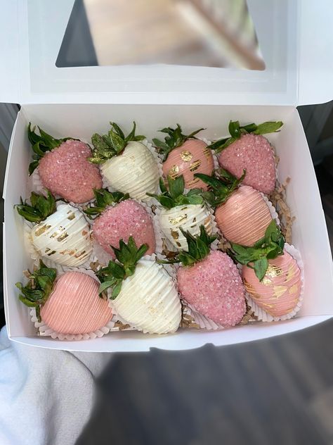 Pink Gold Strawberries, Vanilla Covered Strawberries, Light Pink Strawberries, Pink And Gold Chocolate Strawberries, Coquette Chocolate Covered Strawberries, Pink Birthday Strawberries, Pink And White Strawberries, Pink Covered Strawberries, Pink And White Chocolate Strawberries