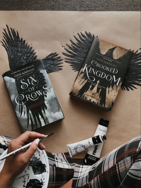 Shadow And Bone Series, The Grishaverse, Six Of Crows Characters, Crow Books, The Crows, Made Me Smile, Crooked Kingdom, The Grisha Trilogy, Shadow And Bone