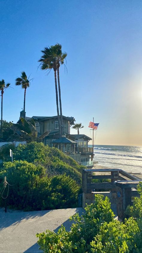 La Beaches California, Aesthetic American Flag, American Dream Aesthetic, California Beach Houses, Summer In Usa, Traveling Vision Board, Summer In America, Cali Aesthetic, Houses California