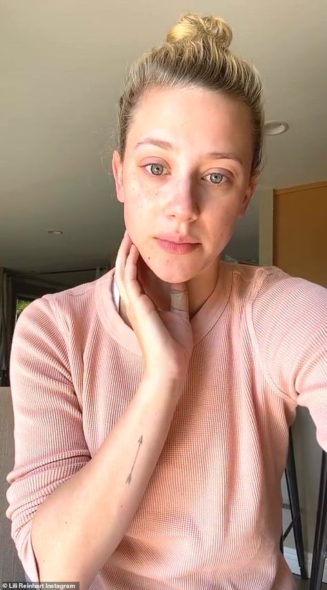 Alone: Lili Reinhart admitted that she feels 'like a prisoner' while having to be separate... Bailey Wwe, Finnish Women, Shopping Pictures, Justin Bieber Images, Bra Image, Video Call With Boyfriend Screen Photo, Chill Photos, New Photo Download, Lili Reinhart